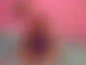 Guardami mentre mi diverto mentre mastico la mia gomma da masticare. Vediamo se riusciamo a far scoppiare le nostre "bolle" insieme allo stesso tempo!!!