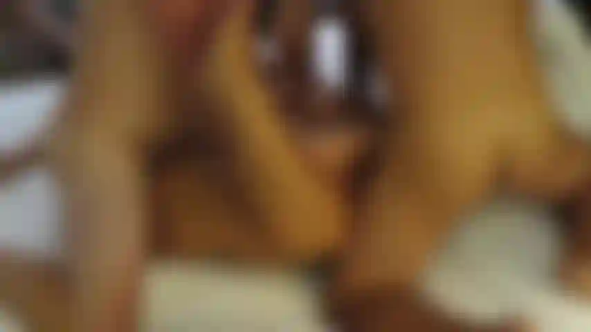 Scopata in gruppo da 4 ragazzi. Hanno usato tutti i miei buchi per tutto il pomeriggio. Fantastiche eiaculazioni alla fine e un po' di gioco con lo sperma.