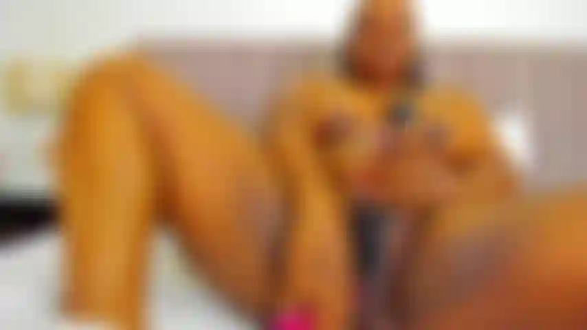 Lussureggiante e domi nella mia grande figa.