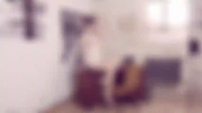 Fumo masturbazione e chiacchiere sporche.