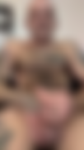 Spettacolo privato di figa e cumino per papà, come me.