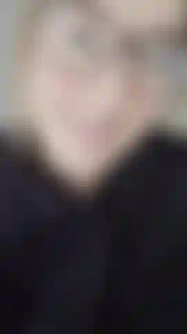 Cosa c'è sotto la mia vestaglia: stuzzico e rivelo.