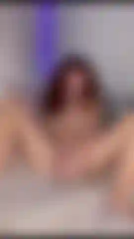 Succhio e fotto 9 pollici!