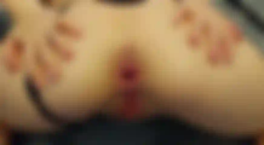 Bolle di sperma nel culo.