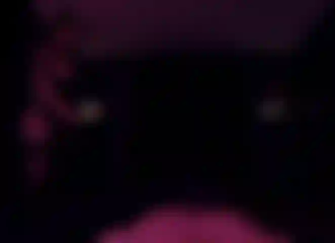La demone cattiva si intrufola nella tua stanza per rubare il tuo sperma.