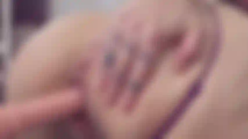 Clip di una macchina del sesso in primo piano.