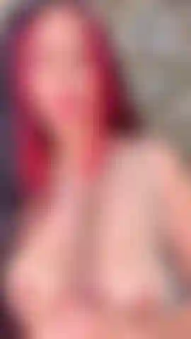 Il tuo cazzo è abbastanza grande da farti un massaggio con le tette.