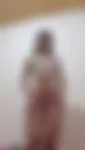 Abdomen sexy, piernas perfectas,  con una tanga sexy puesta mientras me toco todo mi cuerpo