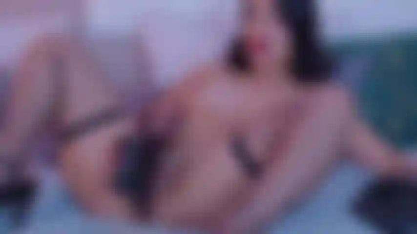 La mia figa stretta.. E il mio tacco nuovo.. !! #Heelinsertion #heelfetish.