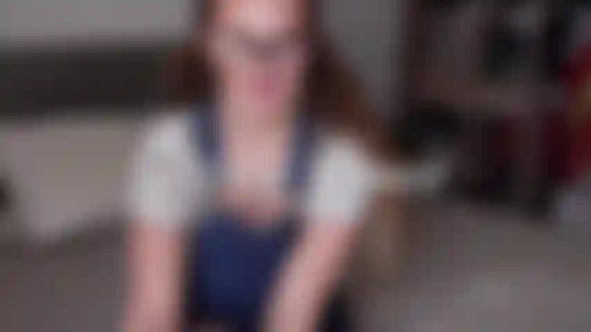 La ragazza timida ama il bbc.