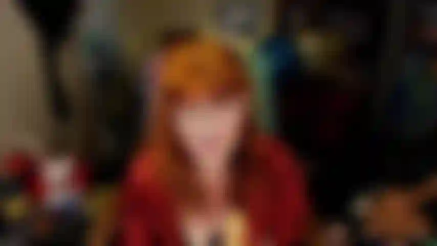 Red-headed, mature MILF in glasses deep throating that BWC!