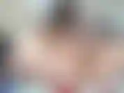 La figa rasata è penetrata nelle calze del missionario.