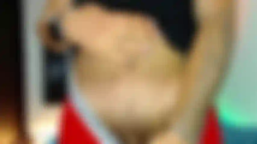 Mi fotto il culo grosso finché non ricevo il mio sperma.