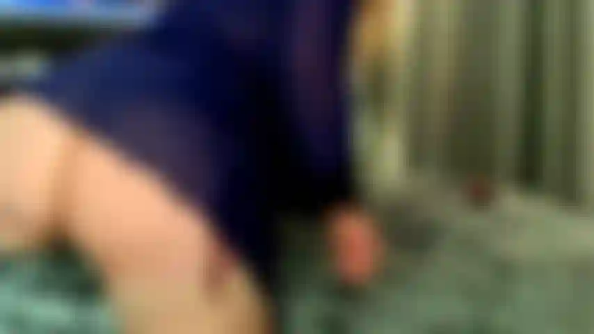 Il culo rimbalza e la figa si sfrega.