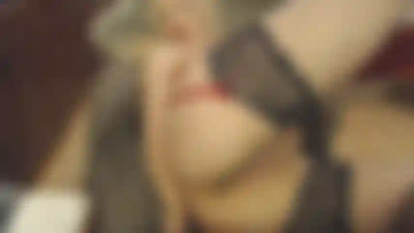 Inculata in posizione cucchiaio (dildo nero).