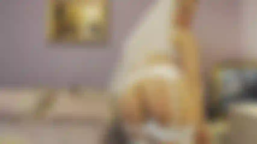 Una sposa sporca che si masturba.