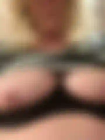 Mommys exposing all of herself