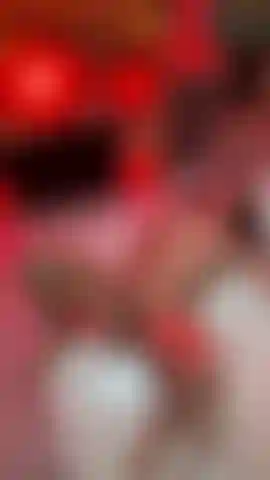 Guardami mentre mi scopo, vista dall'alto.