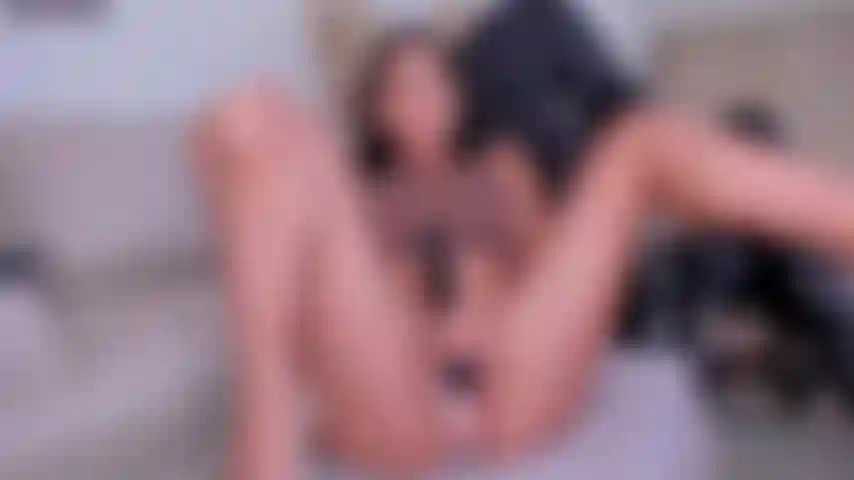 Delizioso squirt che bagna le mutandine!