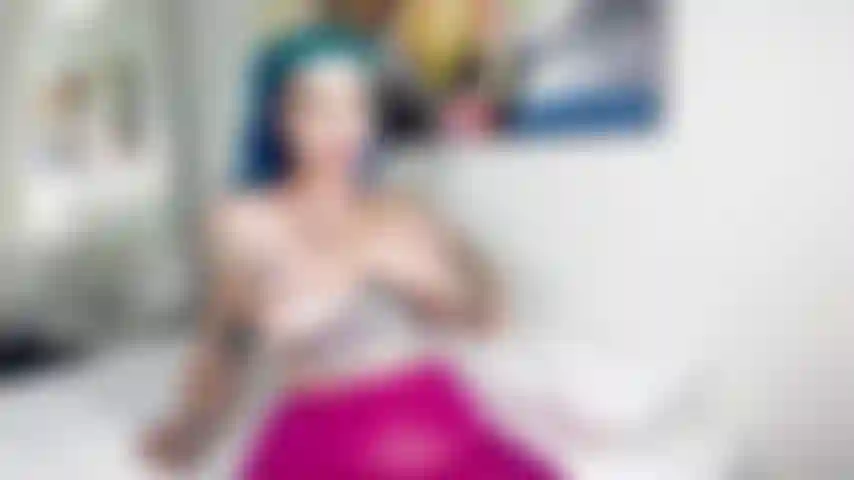 Mi strappo le calze.