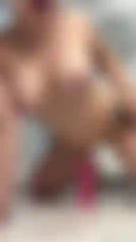 Cavalco il tuo cazzo in bagno.