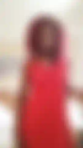 Stuzzico la figa e il culo.