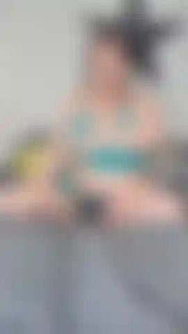 La lingerie di una milf mi prende in giro.