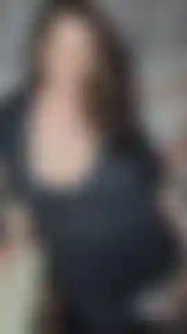 Una calda milf, una dixie tutta vestita.