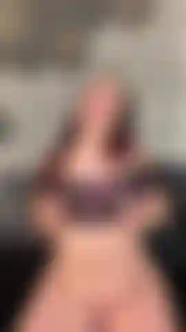 Gioco con il mio dildo di vetro 💦 avvicinati e fatti coinvolgere!