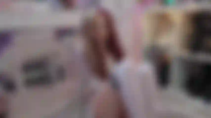 Truffatrice: adorazione di oggetti misteriosi.