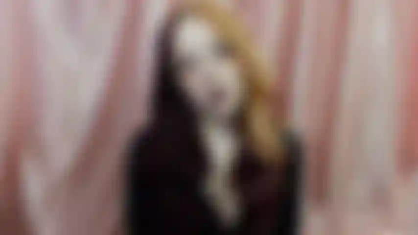 Il tradimento si veste di blu censurato.