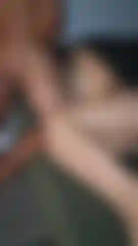 Mi sono addormentata, lui si è ripreso mentre mi svegliava venendomi in faccia!