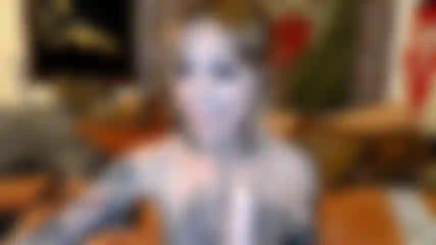 Faccio pratica di pompini e diteggiatura in sessione cam.