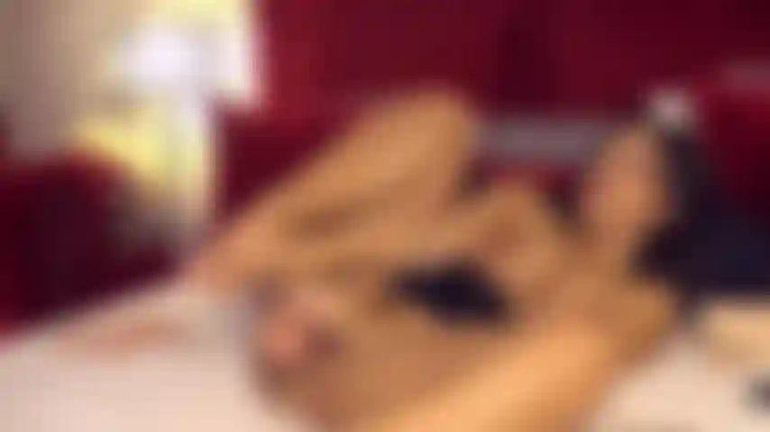 Scopata appassionatamente, la concludiamo con un succoso footjob.