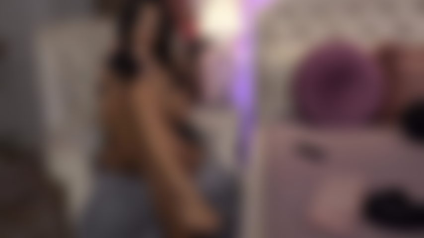 Parte 1: calze di seta e desiderio gocciolante: adorami come si deve.