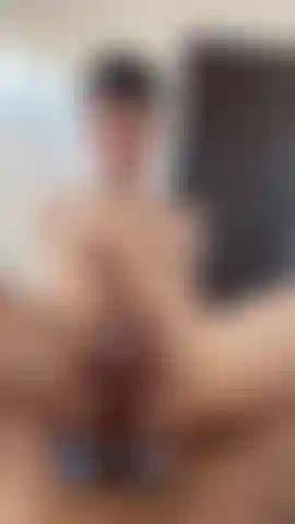 Scopo una troia calda e arrapata che ama ricevere un sacco di cazzo.