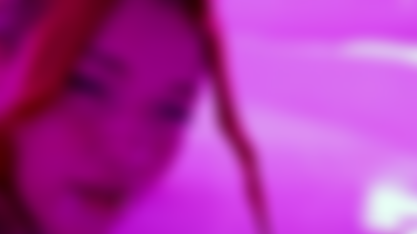 Che mi cola il latte in faccia, sui seni... E anche tra le gambe.