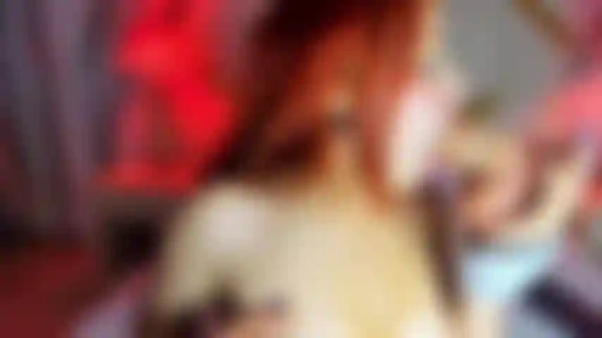 Scopo la mia bocca calda e sento la mia lingua calda.