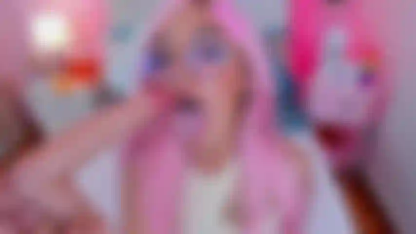 Voglio tutto il tuo latte nella mia bocca adesso, sei pronto a darmelo tutto?