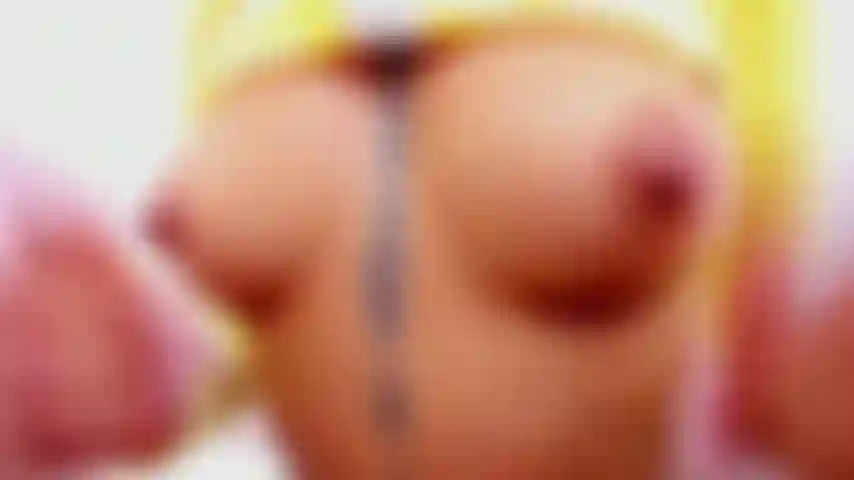 Voglio che tu veda la mia figa pelosa sexy.