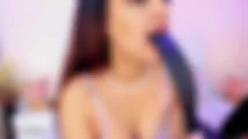 Vieni a divertirti con il mio grosso culo.