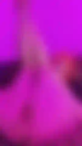 Mi scopo la figa con le gambe di un vibratore.