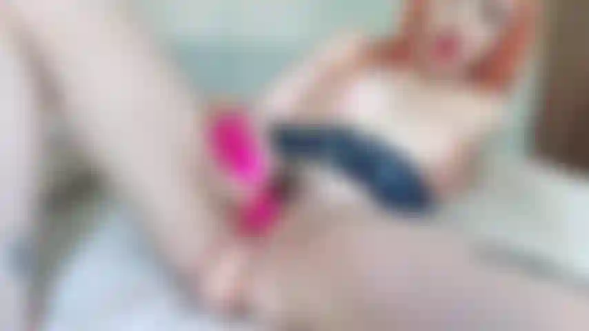 Vibrante e un cazzo di dildo.