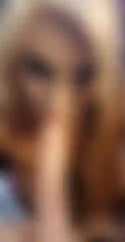 Gola profonda sciatta.