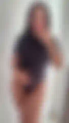 Guarda come si muove il mio grosso culo, ti vuole davvero.