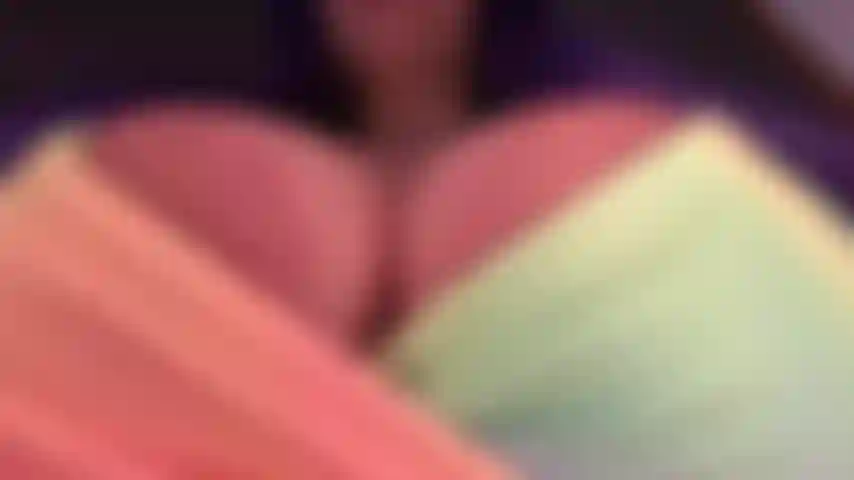 Adoro le tette enormi e chiacchiere sporche.