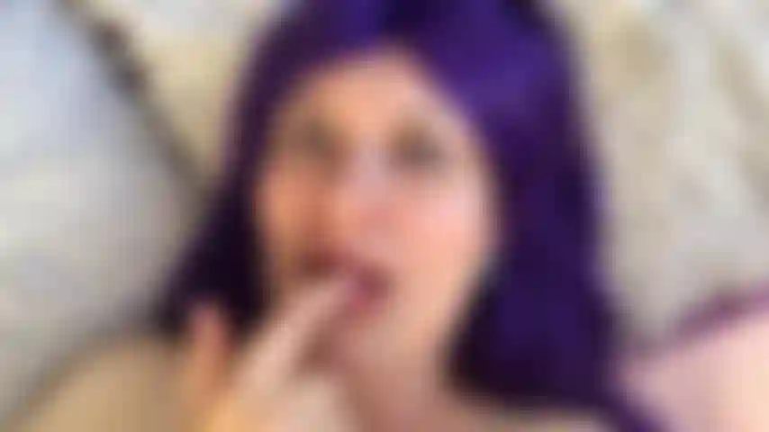 Lecco e succhio tette, capezzoli, ascelle in posizione pov, implorandoti di venire.