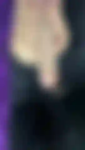 Lascia che ti accarezzi il cazzo.