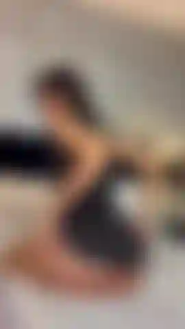 Il tuo cazzo entrerebbe facilmente qui!