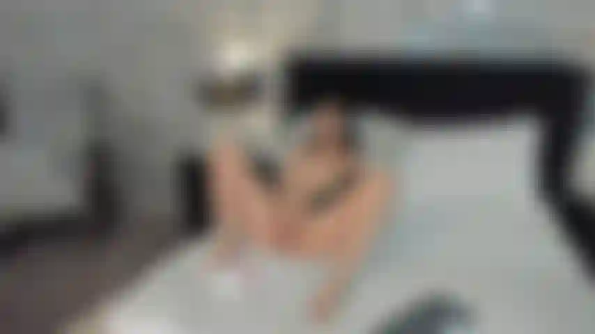 Ti piacerebbe giocare con la mia figa?